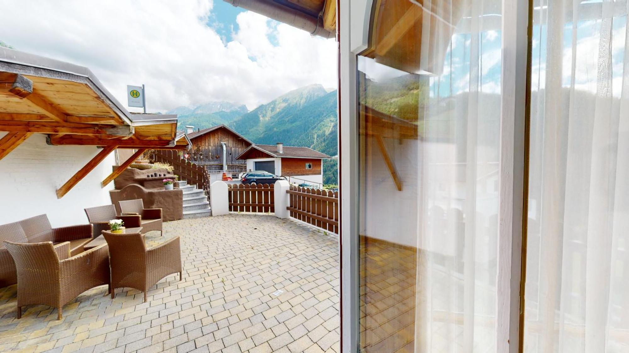 Pitztal Living Aparthotel Jerzens Buitenkant foto