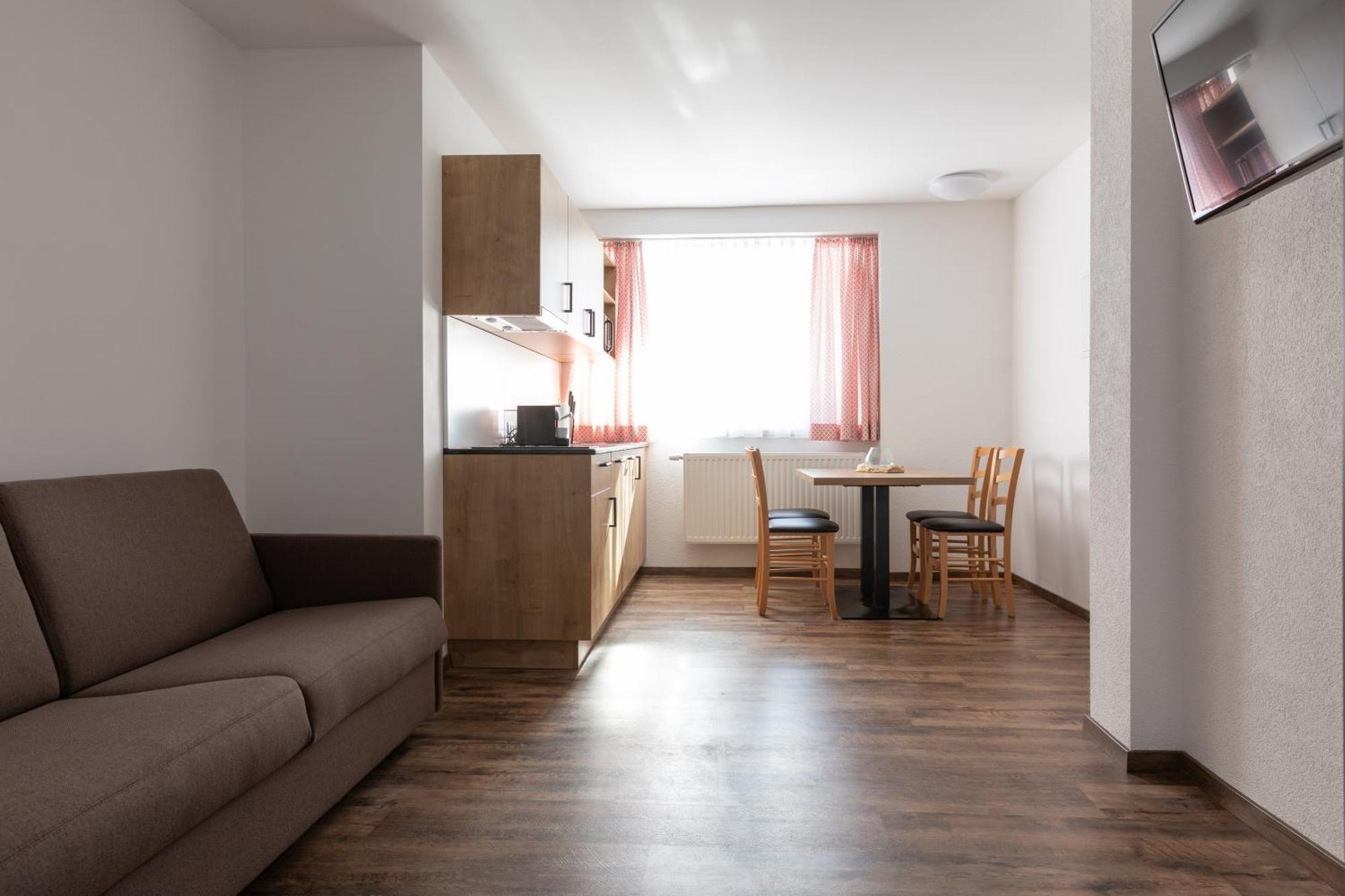 Pitztal Living Aparthotel Jerzens Buitenkant foto