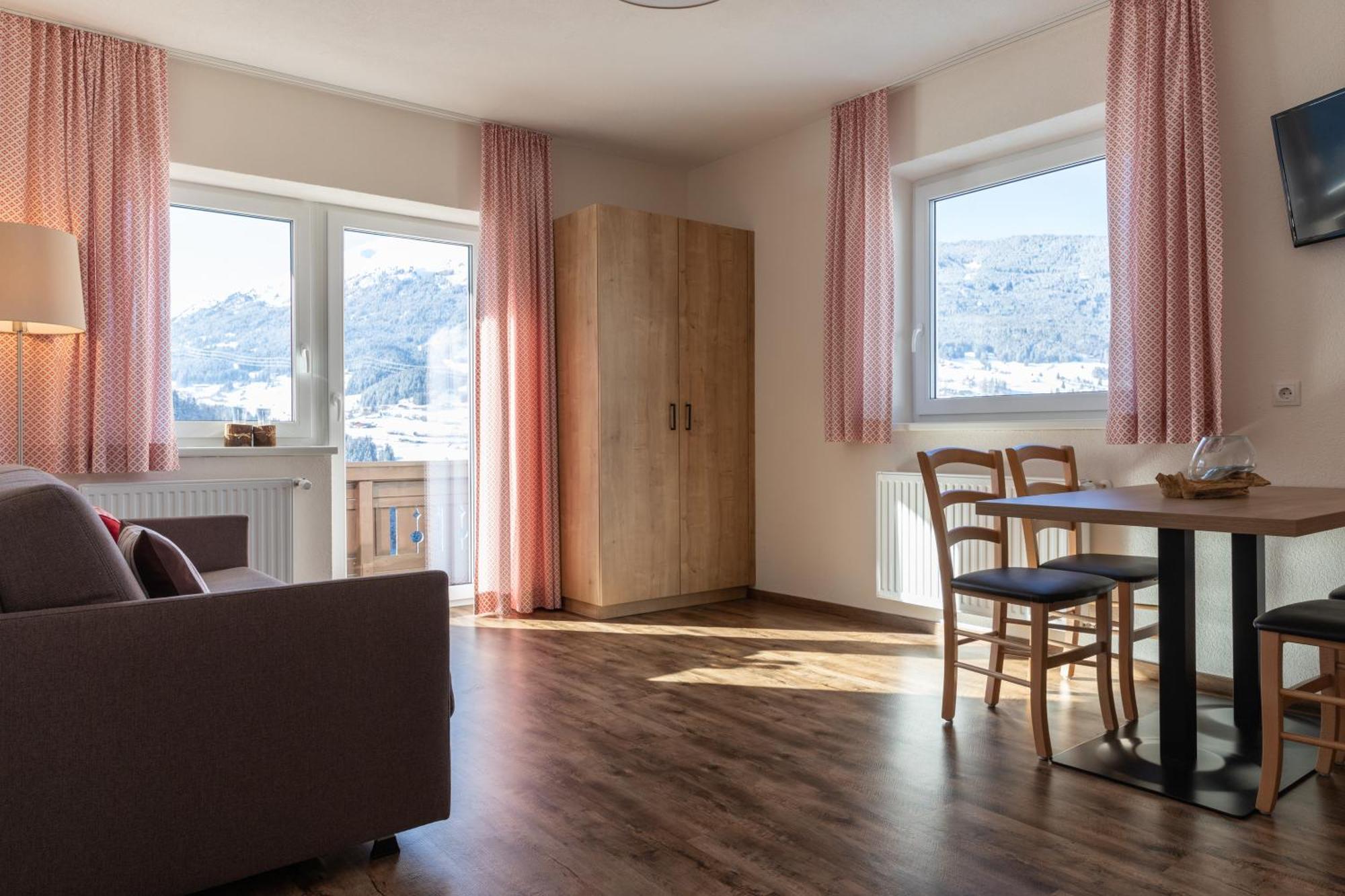 Pitztal Living Aparthotel Jerzens Buitenkant foto
