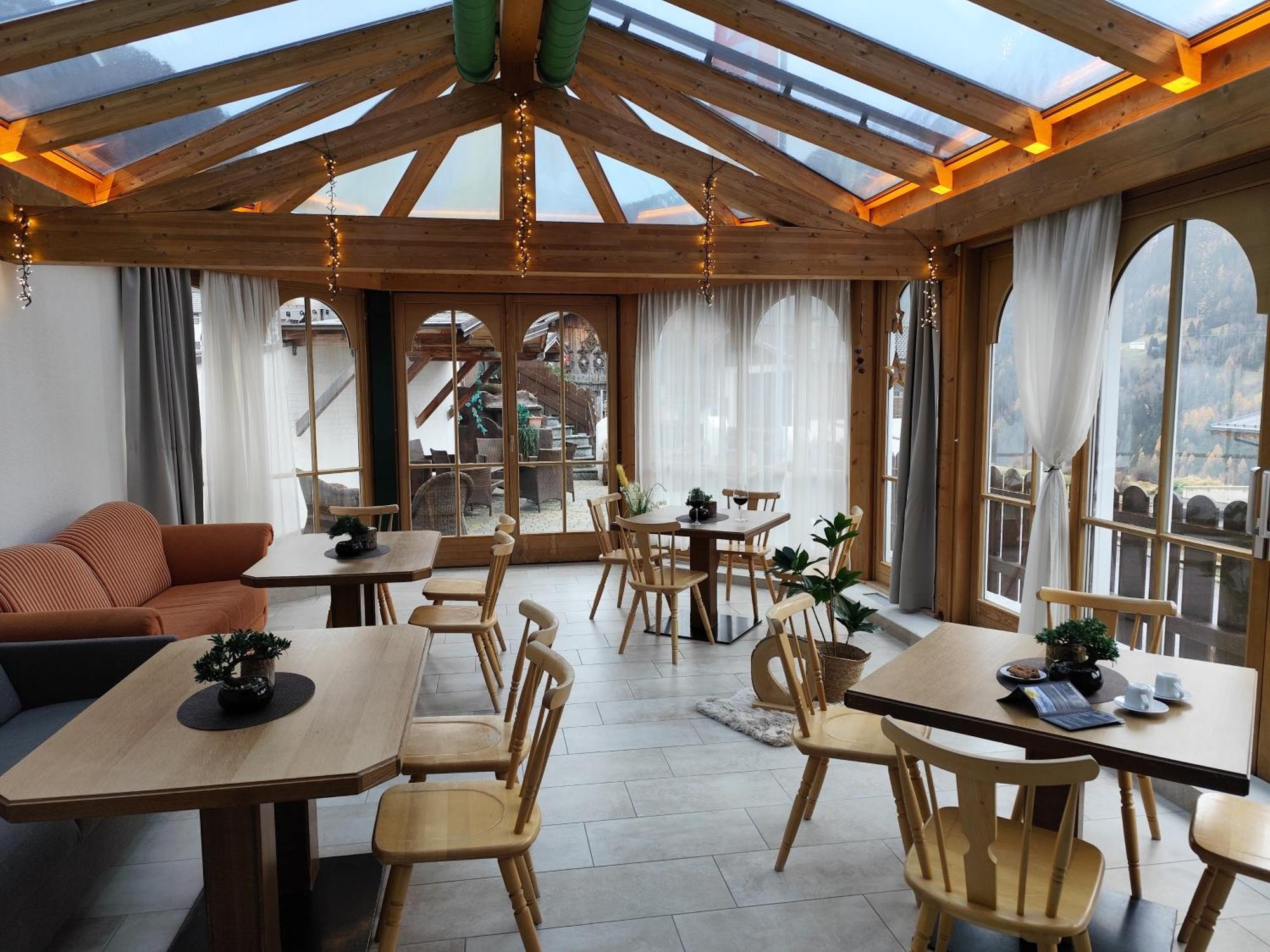 Pitztal Living Aparthotel Jerzens Buitenkant foto